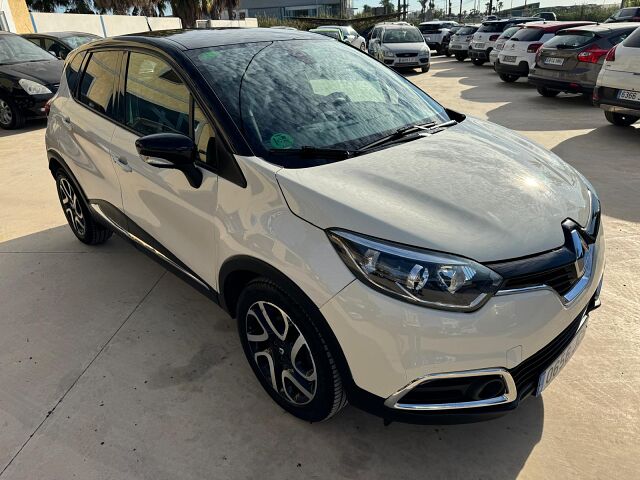 RENAULT CAPTUR ZEN 1.2 TCE AUTO SPANISH LHD IN SPAIN 61000 MILES SUPERB 2015